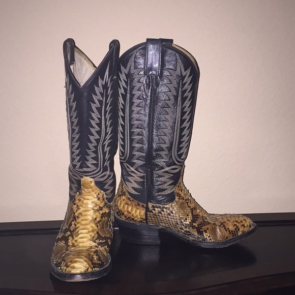 women's snakeskin cowboy boots